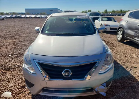 2019 Nissan Versa S z USA, uszkodzony, nr VIN 3N1CN7AP7KL820653